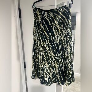 Banana Republic mid silk skirt